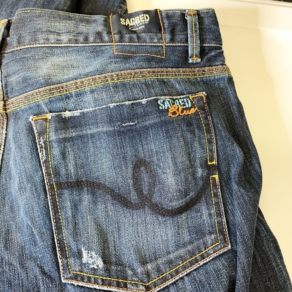 Sacred Blue Men's‎ Button Fly Distressed Straight Leg Denim Jeans Sz 36 Grunge - Picture 3 of 7
